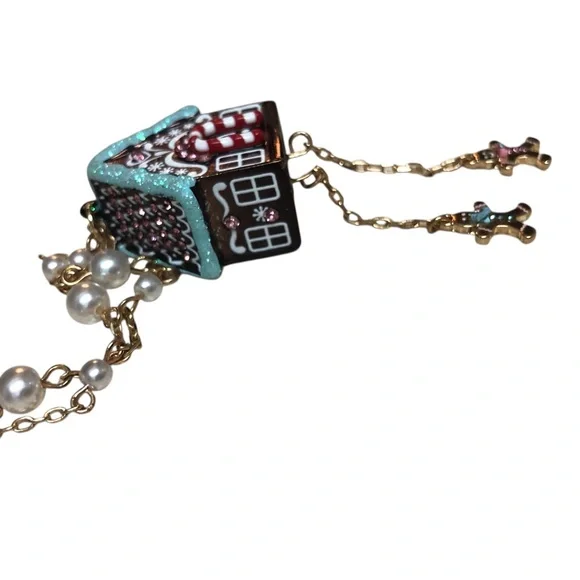 NWT Betsey Johnson Christmas Gingerbread House Long Chain Pendant Necklace - Picture 10 of 10